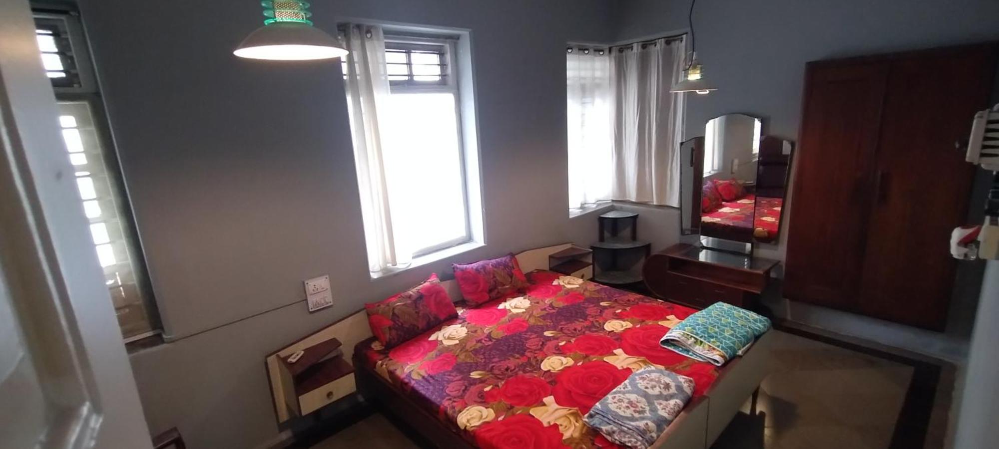 Madhav Bhavan Guest House Pune Luaran gambar